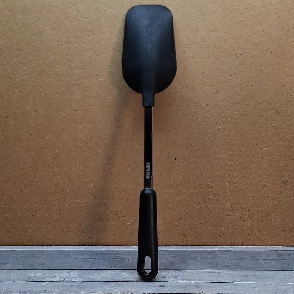 Circulon black silicone
